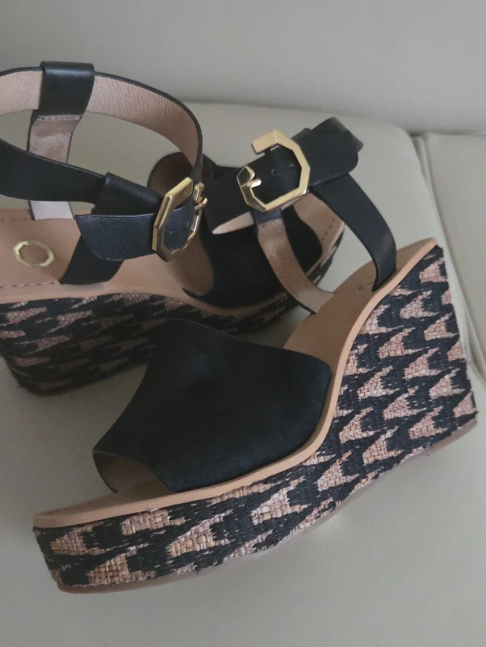 Louise et Cie stylish platform